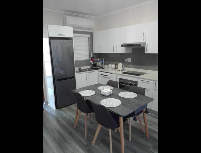2 BEDROOM APARTMENT FOR SALE IN UMHLANGA RIDGE